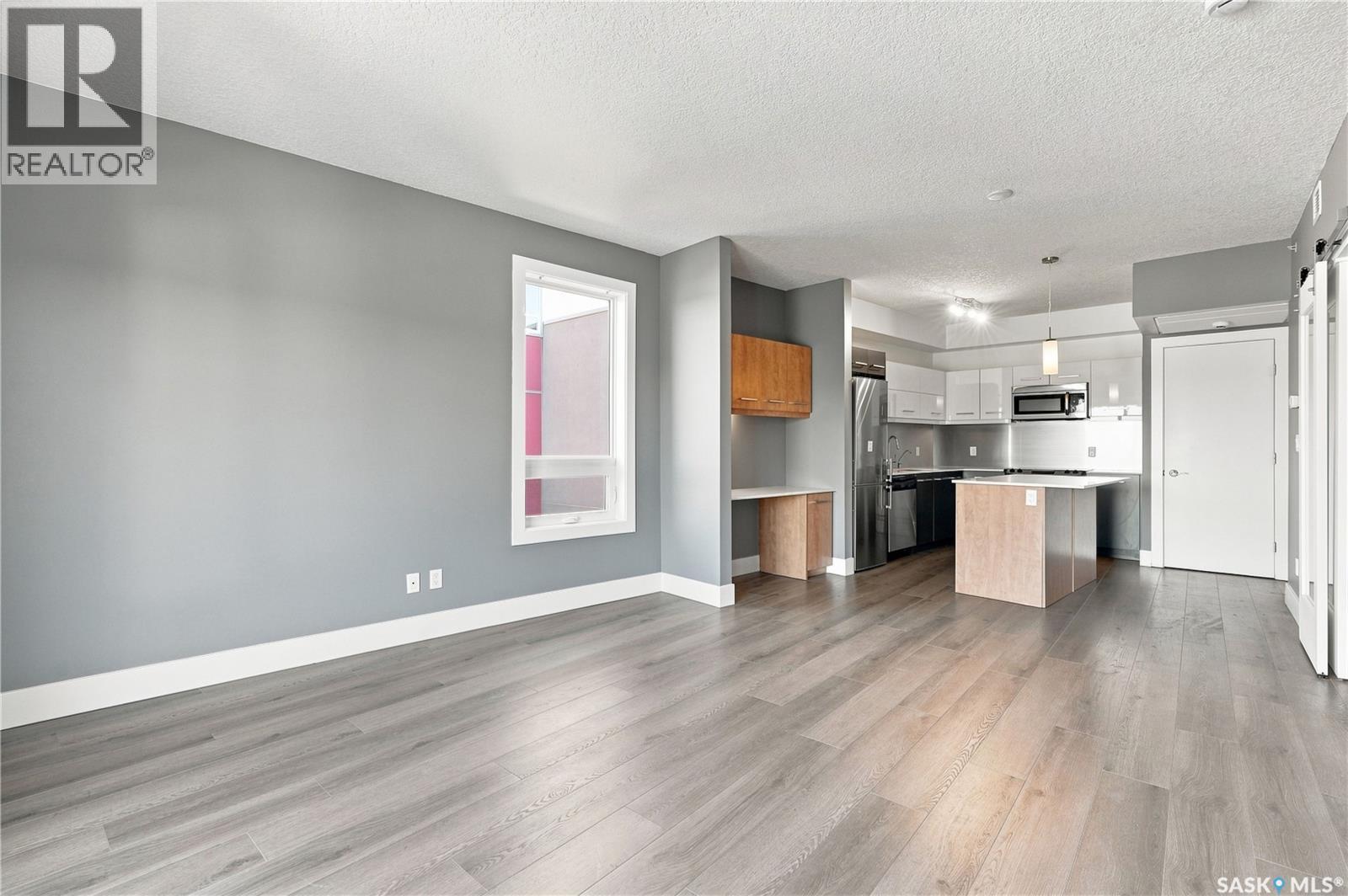310 404 C Avenue S, Saskatoon, SK - Indoor Photo Showing Kitchen