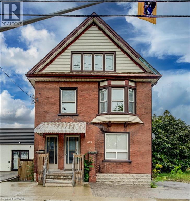 698 King Street W, Kitchener, ON - Outdoor