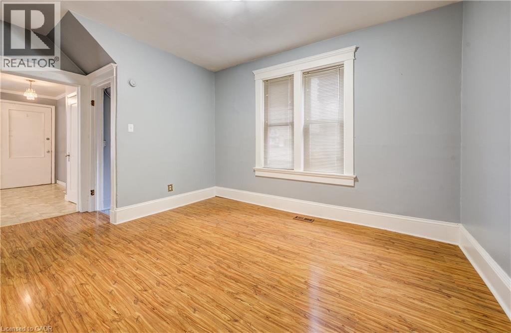 698 King Street W, Kitchener, ON - Indoor Photo Showing Other Room