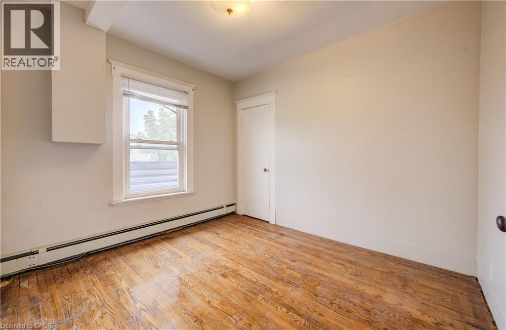 698 King Street W, Kitchener, ON - Indoor Photo Showing Other Room
