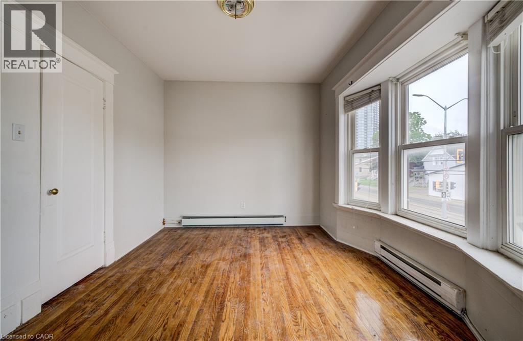 698 King Street W, Kitchener, ON - Indoor Photo Showing Other Room