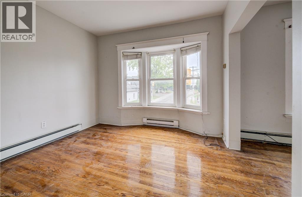 698 King Street W, Kitchener, ON - Indoor Photo Showing Other Room