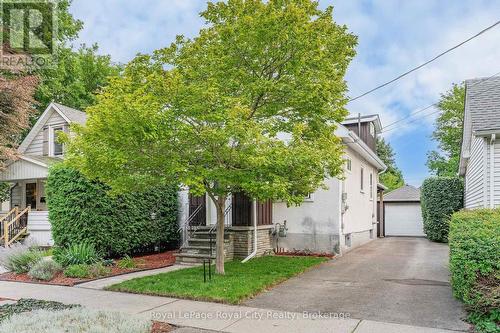 19 WALTER STREET  Guelph (St. Patrick's Ward), ON N1E 5N9