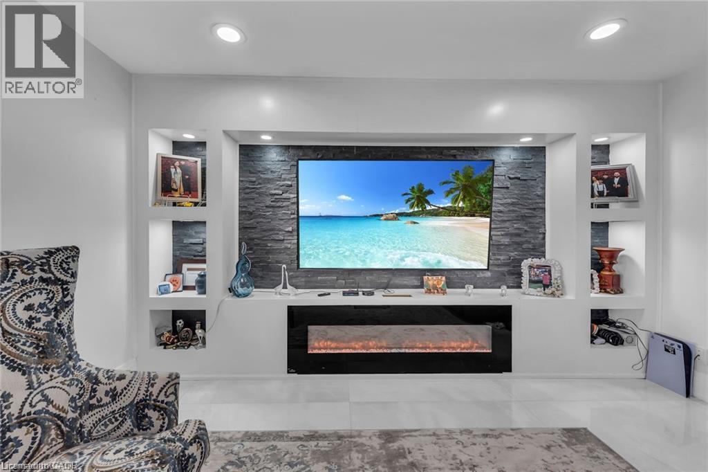 283 Second Road E, Stoney Creek, ON - Indoor With Fireplace