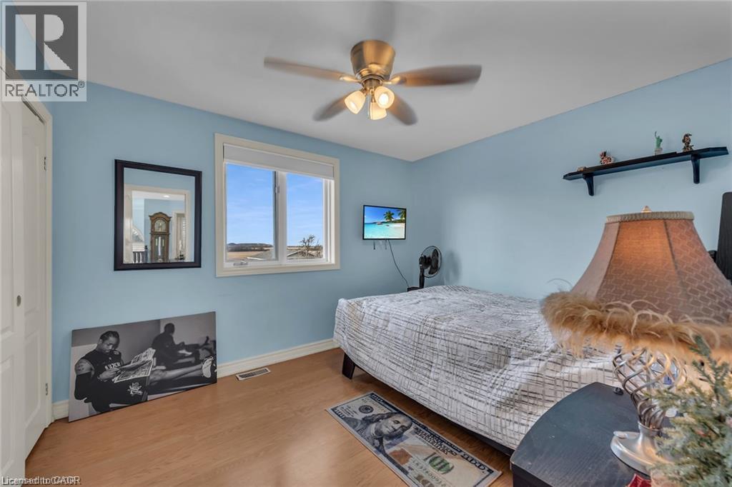 283 Second Road E, Stoney Creek, ON - Indoor Photo Showing Bedroom