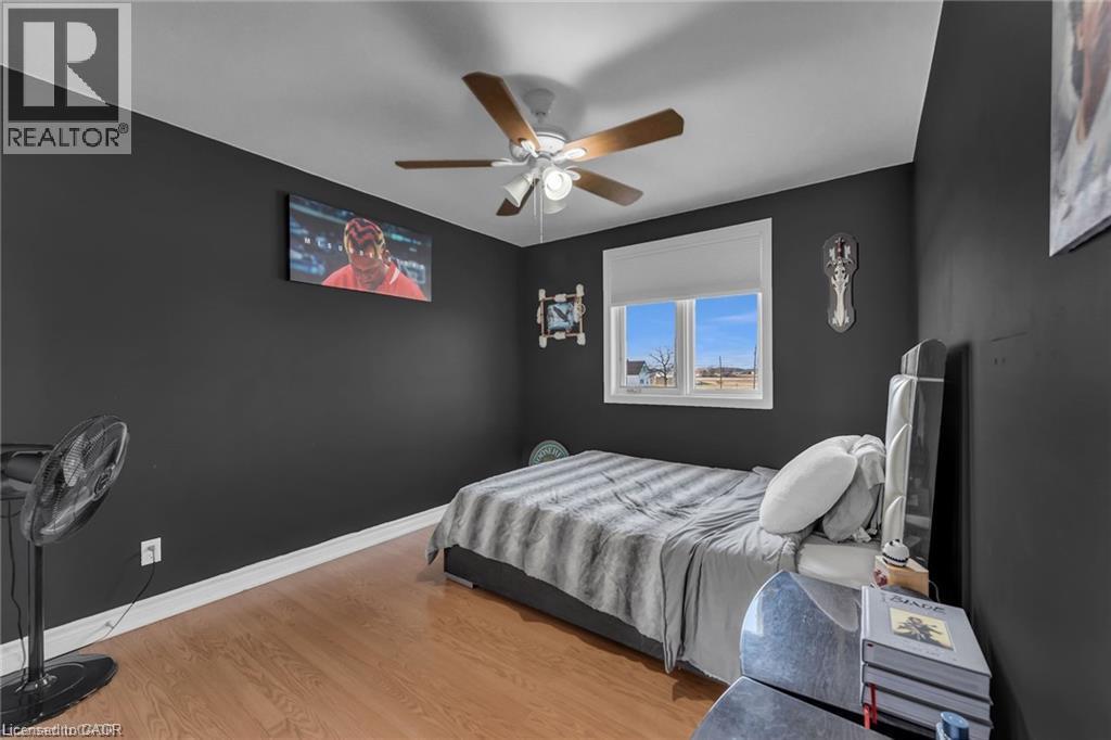 283 Second Road E, Stoney Creek, ON - Indoor Photo Showing Bedroom