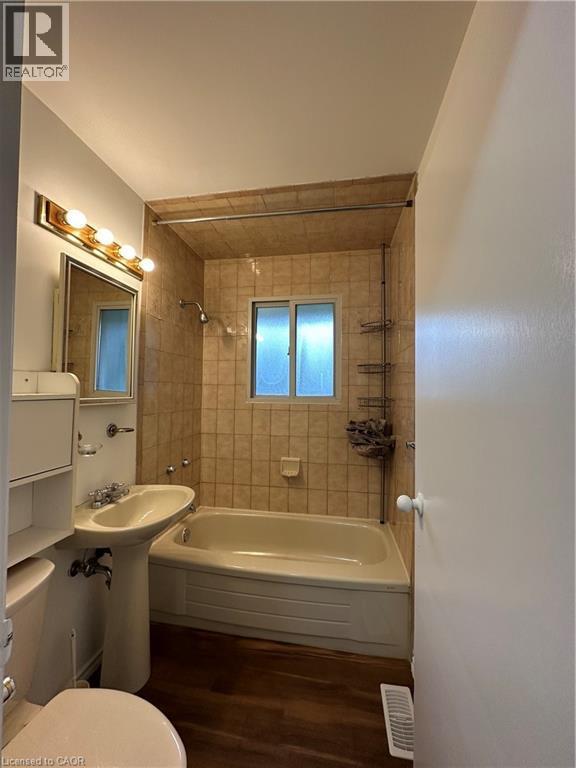 613 Rymal Road W, Hamilton, ON - Indoor Photo Showing Bathroom