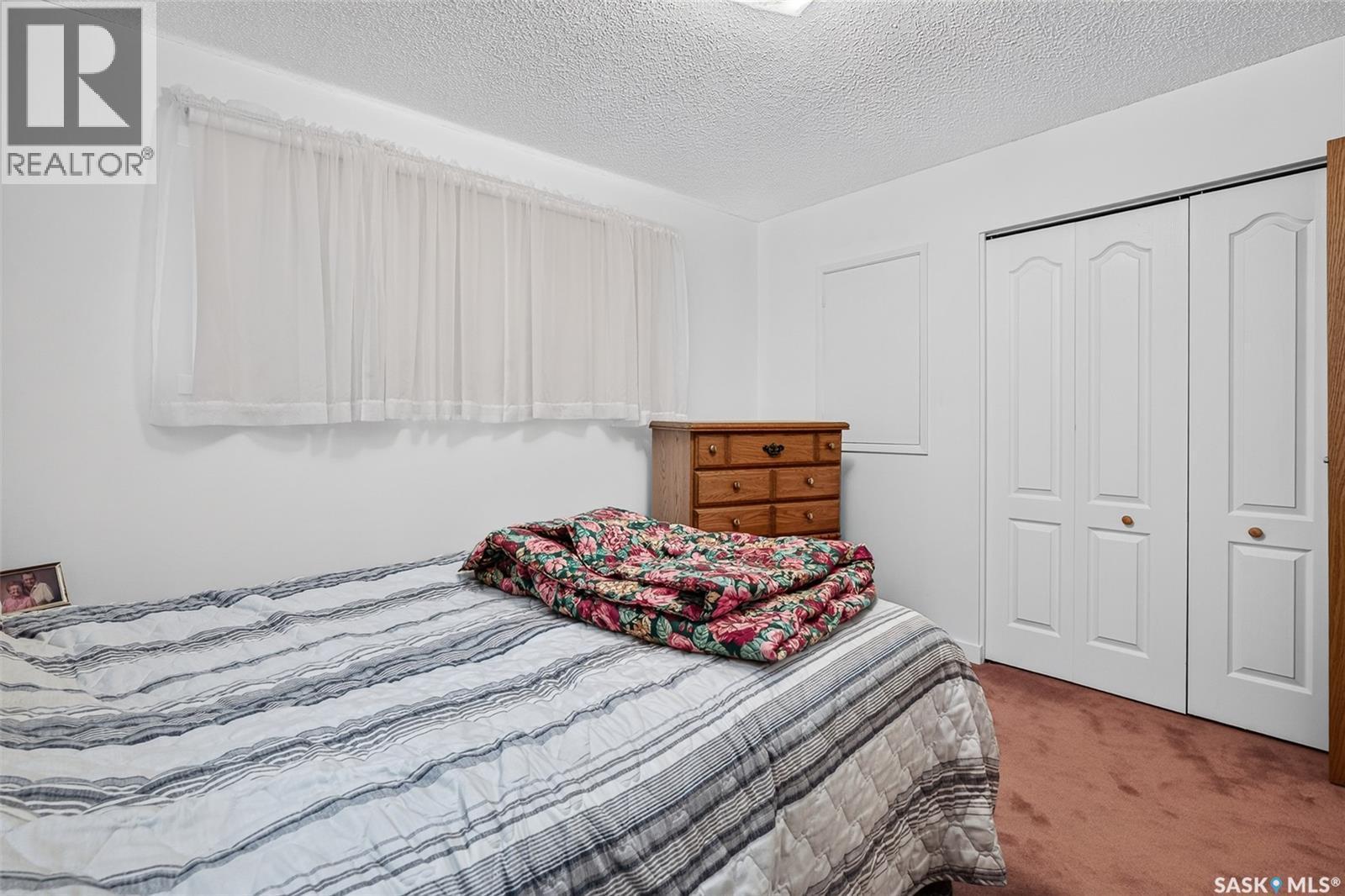 1338 Glendale Street, Moose Jaw, SK - Indoor Photo Showing Bedroom