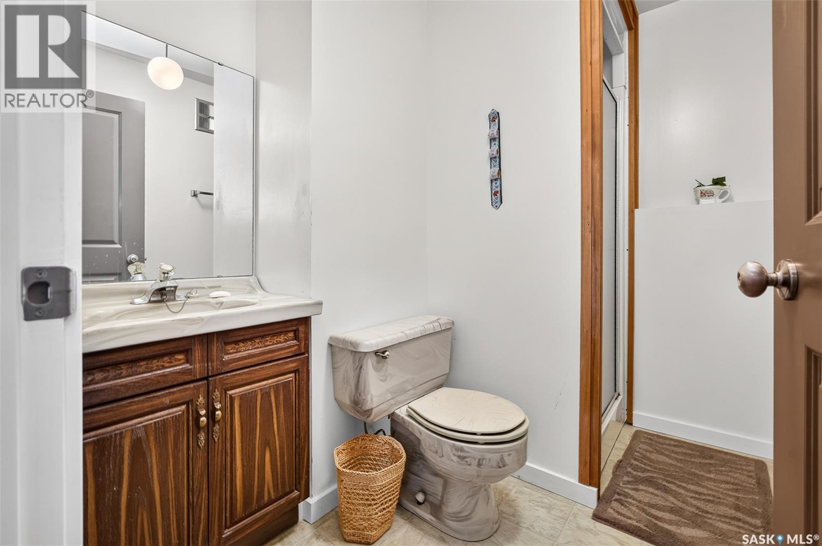 1338 Glendale Street, Moose Jaw, SK - Indoor Photo Showing Bathroom
