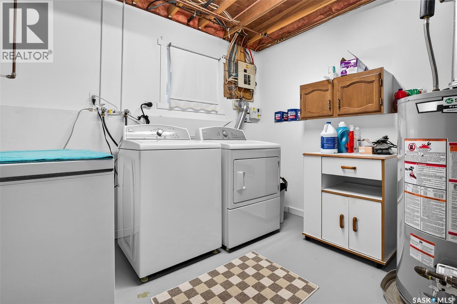 1338 Glendale Street, Moose Jaw, SK - Indoor Photo Showing Laundry Room