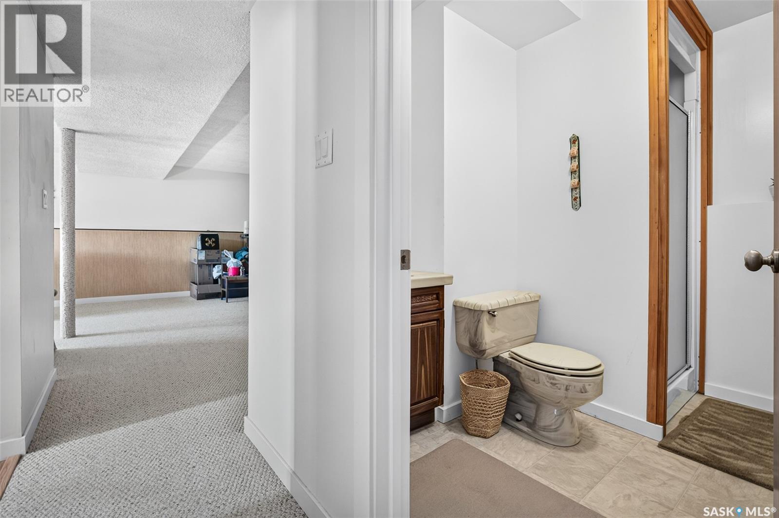 1338 Glendale Street, Moose Jaw, SK - Indoor Photo Showing Bathroom