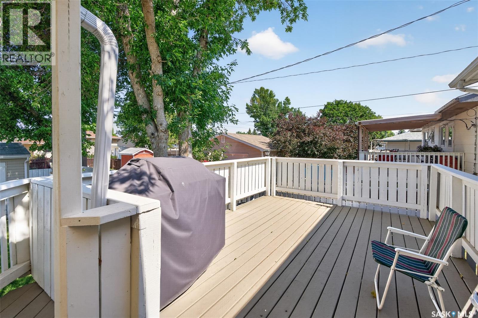 1338 Glendale Street, Moose Jaw, SK - Outdoor With Deck Patio Veranda With Exterior
