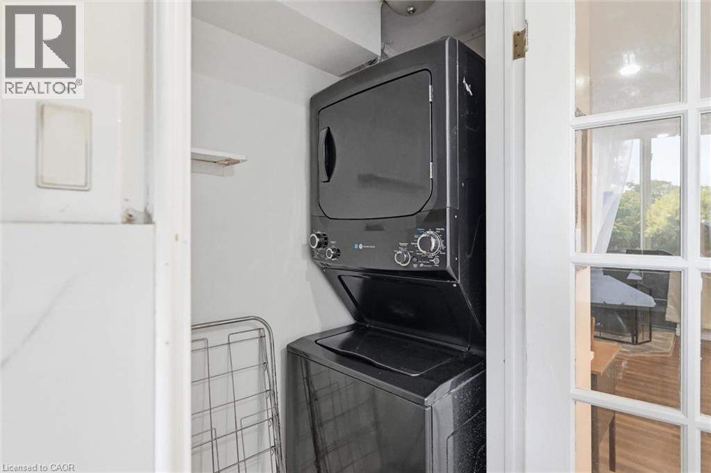 25 Britten Close Unit# B52, Hamilton, ON - Indoor Photo Showing Laundry Room