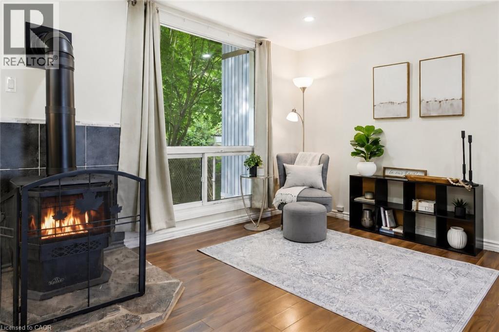 25 Britten Close Unit# B52, Hamilton, ON - Indoor