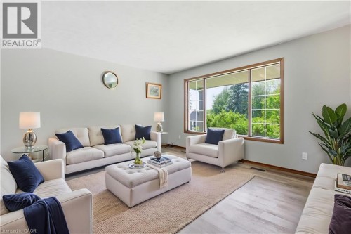 1621 Morrison Road, Cambridge, ON - Indoor Photo Showing Living Room