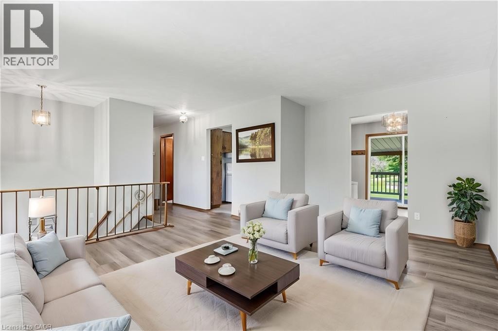 1621 Morrison Road, Cambridge, ON - Indoor Photo Showing Living Room