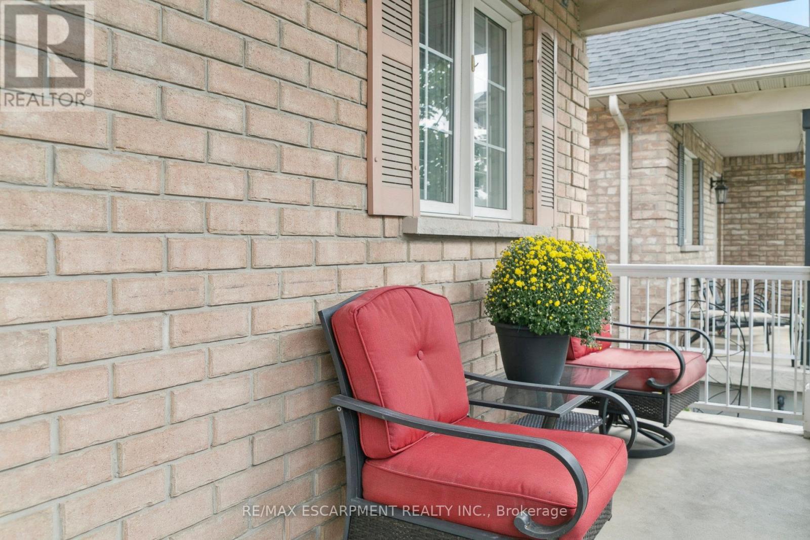 Front Porch - 245 Centennial Forest Drive, Milton, ON - Outdoor