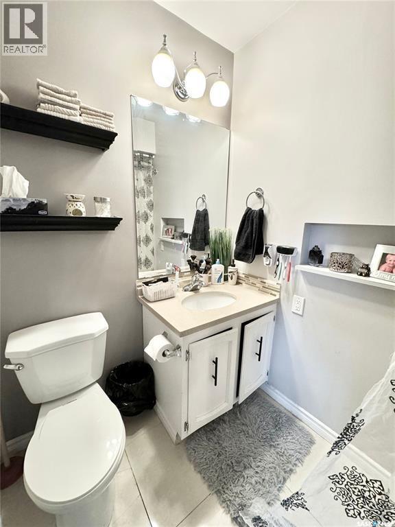 1908 3Rd Avenue E, Prince Albert, SK - Indoor Photo Showing Bathroom