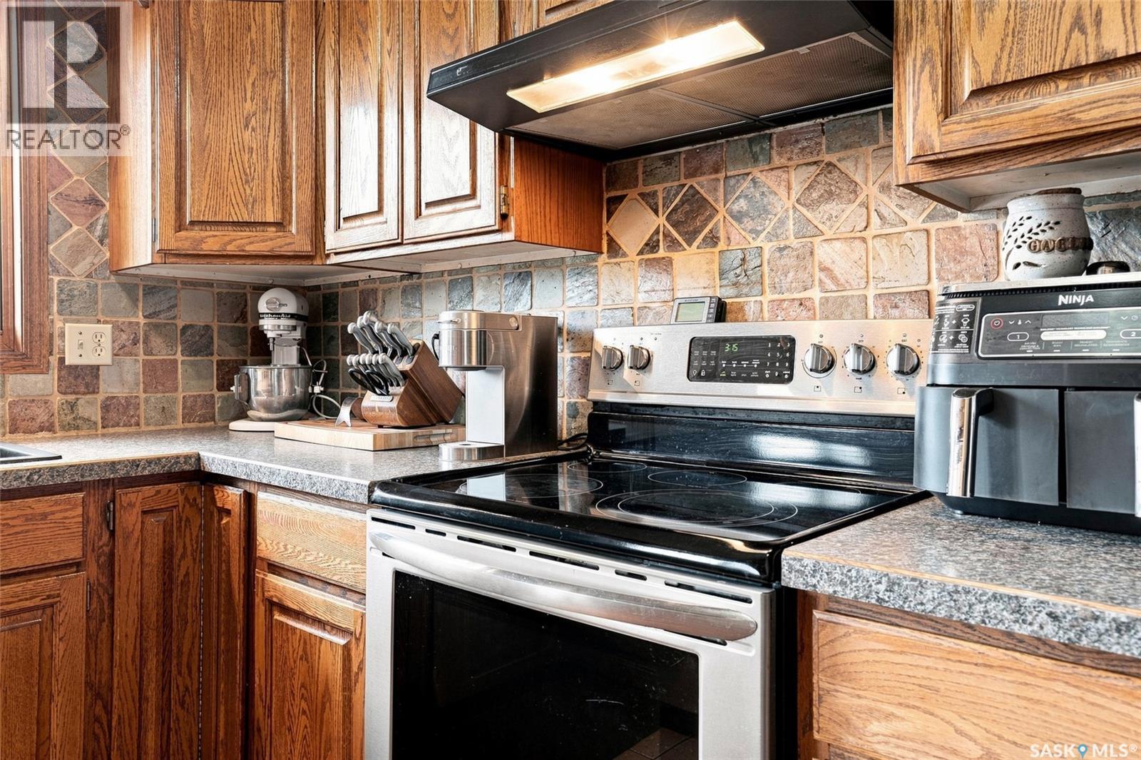 109 South Avenue E, Hafford, SK - Indoor Photo Showing Kitchen