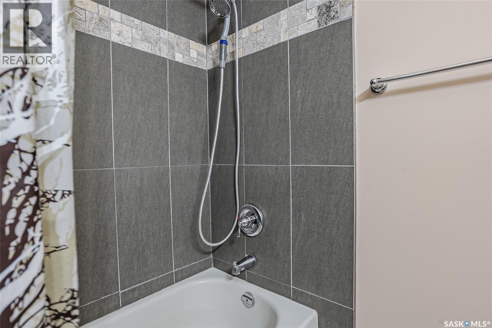 109 South Avenue E, Hafford, SK - Indoor Photo Showing Bathroom