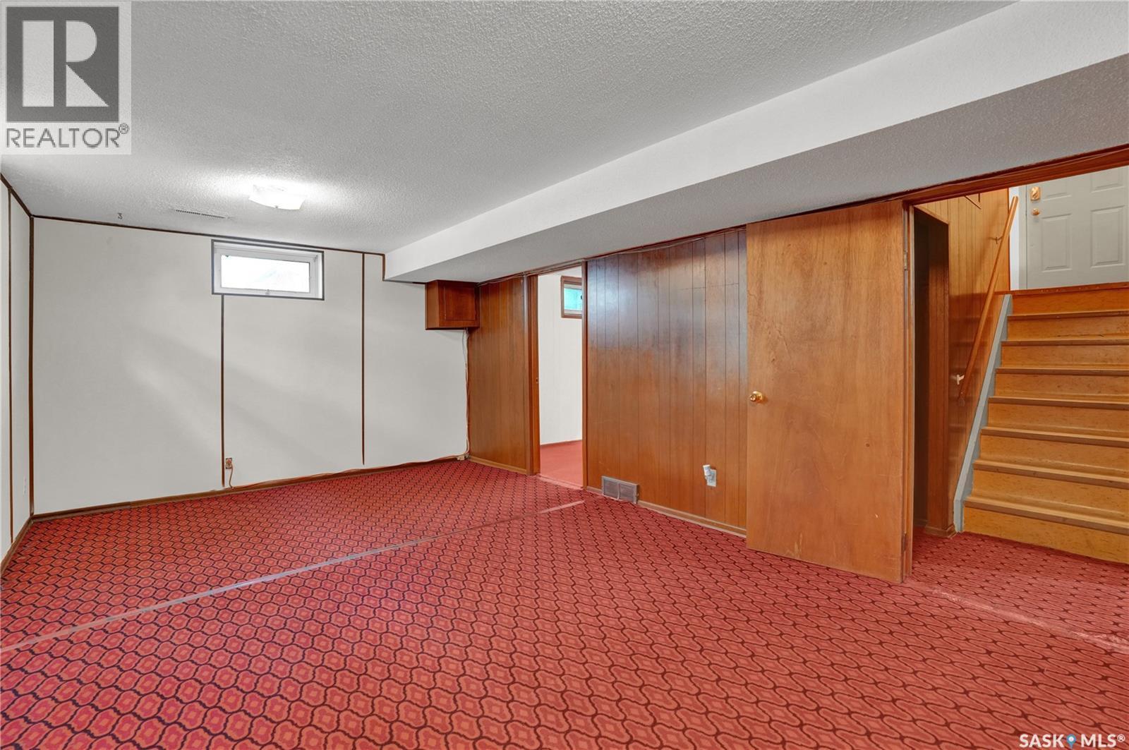 209 Broad Street N, Regina, SK - Indoor