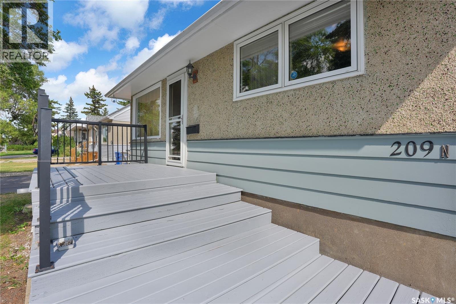 209 Broad Street N, Regina, SK - Outdoor With Exterior