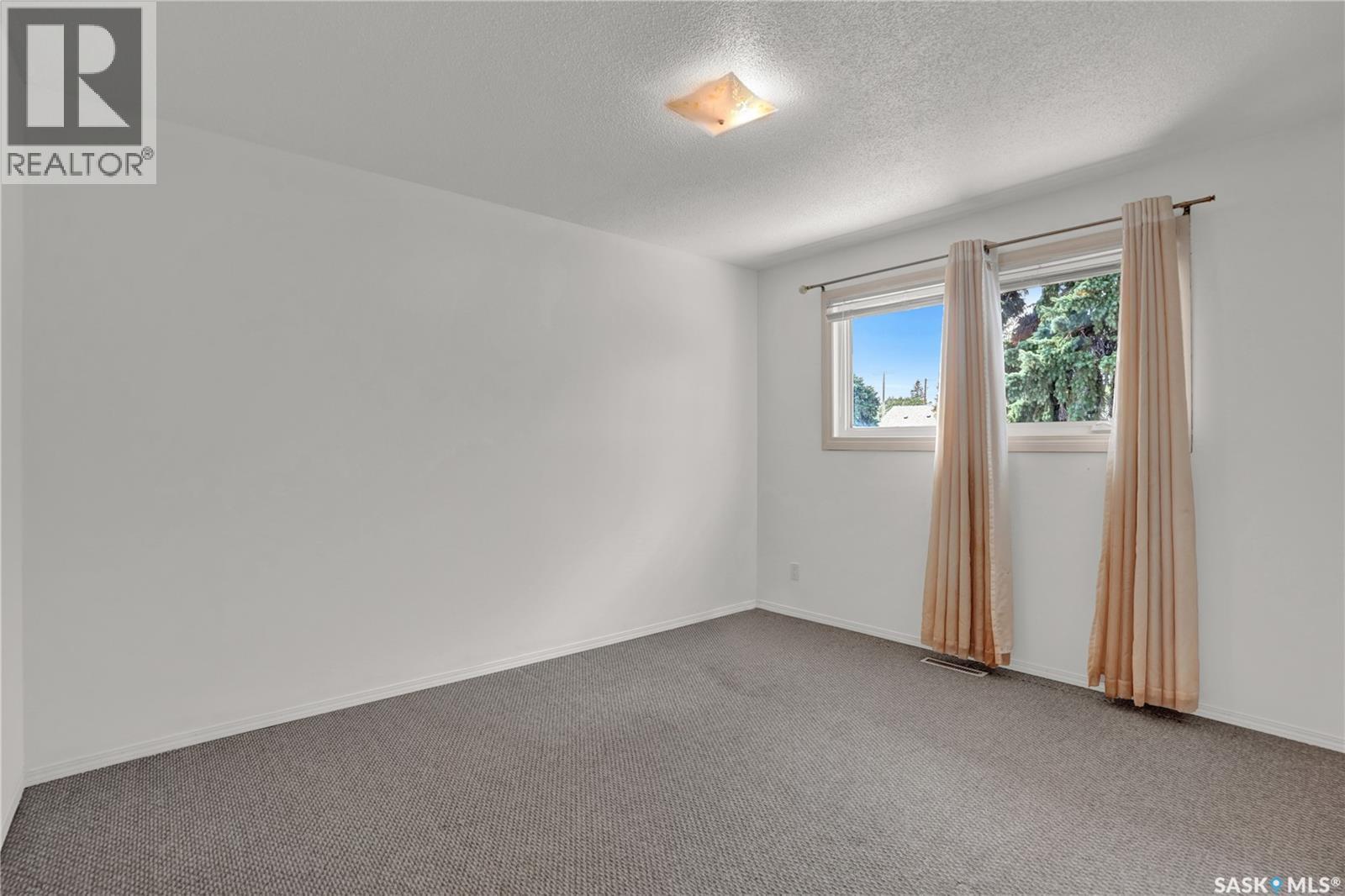 209 Broad Street N, Regina, SK - Indoor Photo Showing Other Room