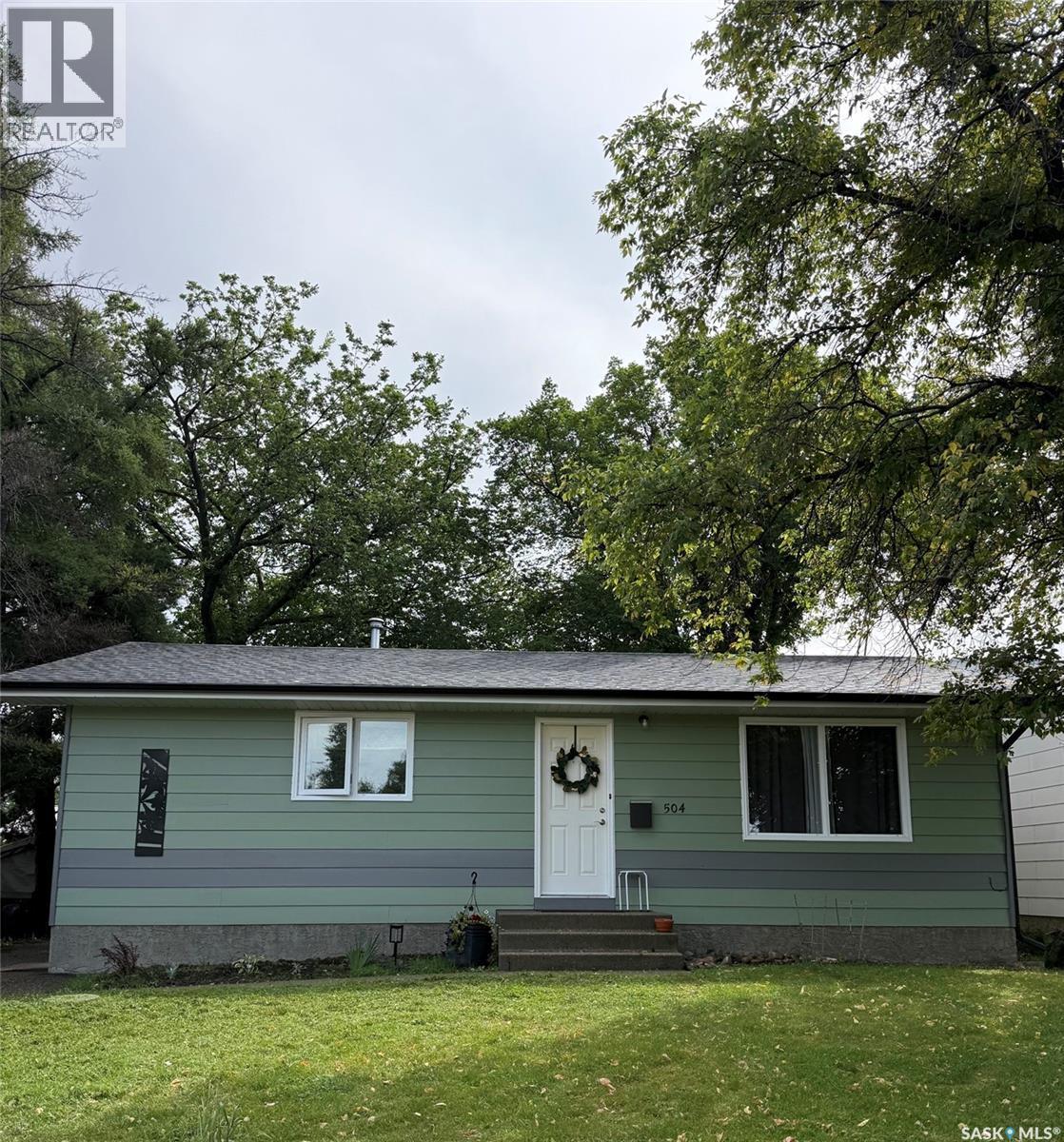 504 4Th Street W, Wilkie, SK - Outdoor