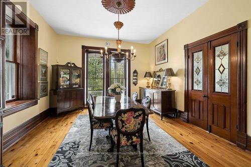 212 Queen Street E, Cambridge, ON - Indoor Photo Showing Dining Room