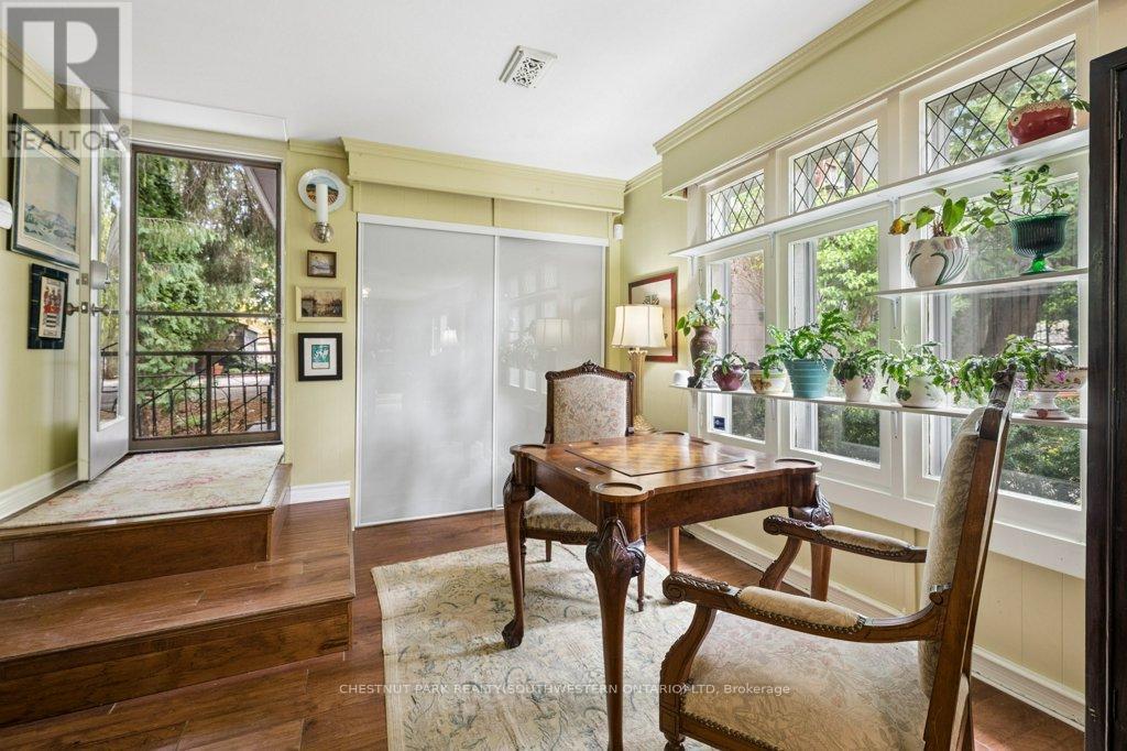 212 Queen Street E, Cambridge, ON - Indoor Photo Showing Other Room