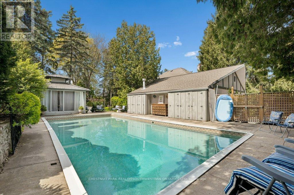 212 Queen Street E, Cambridge, ON - Outdoor With In Ground Pool