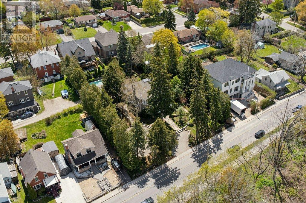 212 Queen Street E, Cambridge, ON - Outdoor With View