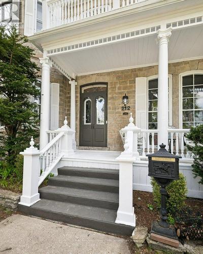 212 Queen Street E, Cambridge, ON - Outdoor