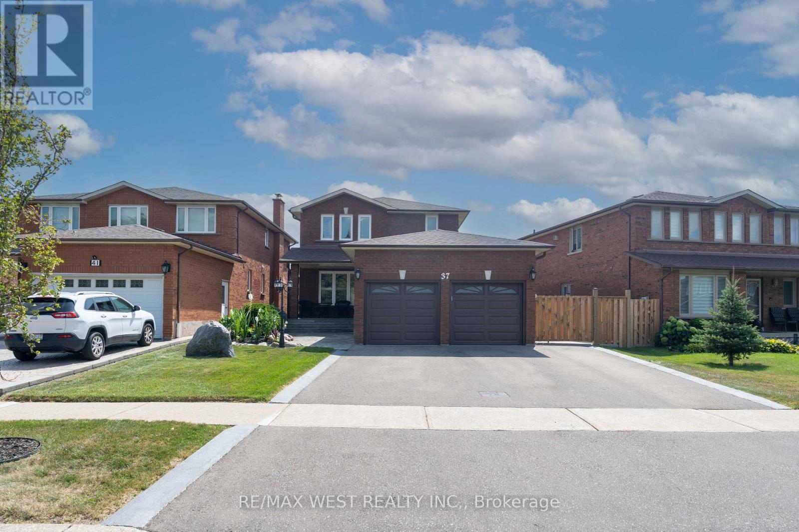 37 Lime Drive, Vaughan, ON - Outdoor With Facade