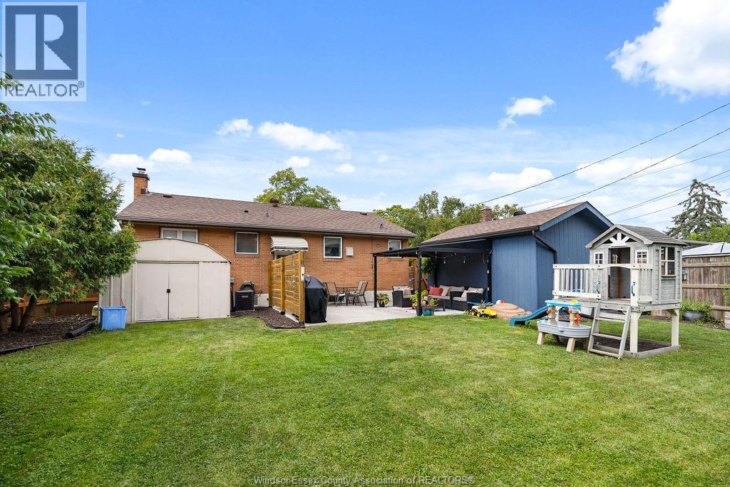 426 Bertha, Windsor, ON - Outdoor With Backyard With Exterior
