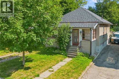 22 BOULT Avenue  Guelph, ON N1E 5W7