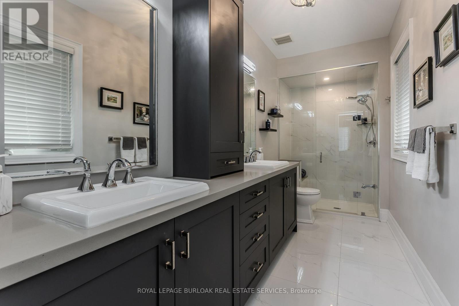 72 Pond View Gate, Hamilton, ON - Indoor Photo Showing Bathroom