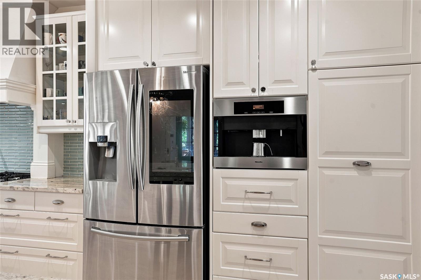 100 Poplar Crescent, Saskatoon, SK - Indoor Photo Showing Kitchen