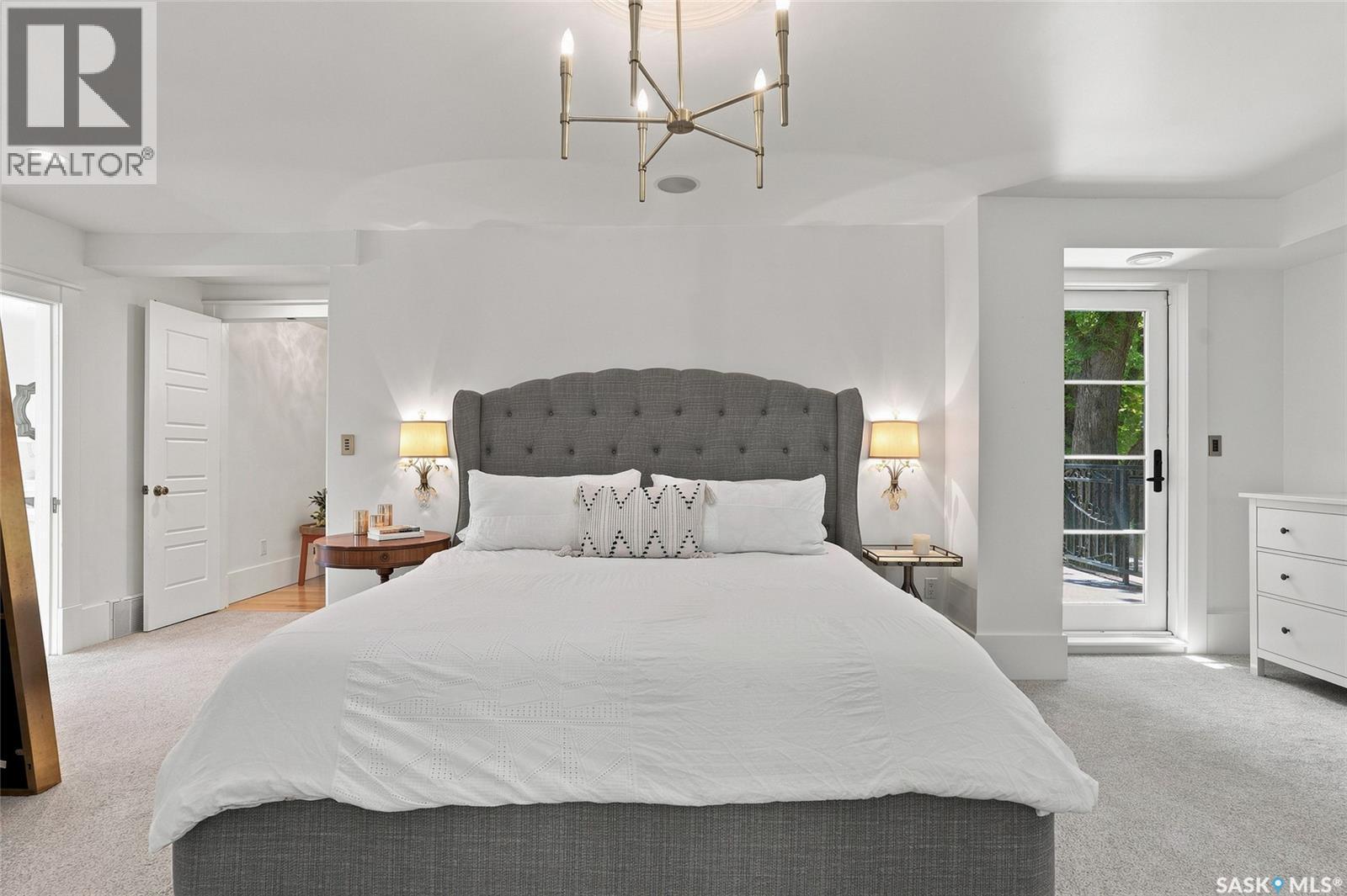 100 Poplar Crescent, Saskatoon, SK - Indoor Photo Showing Bedroom