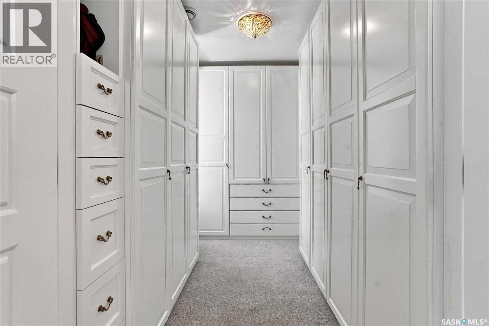 100 Poplar Crescent, Saskatoon, SK - Indoor Photo Showing Other Room