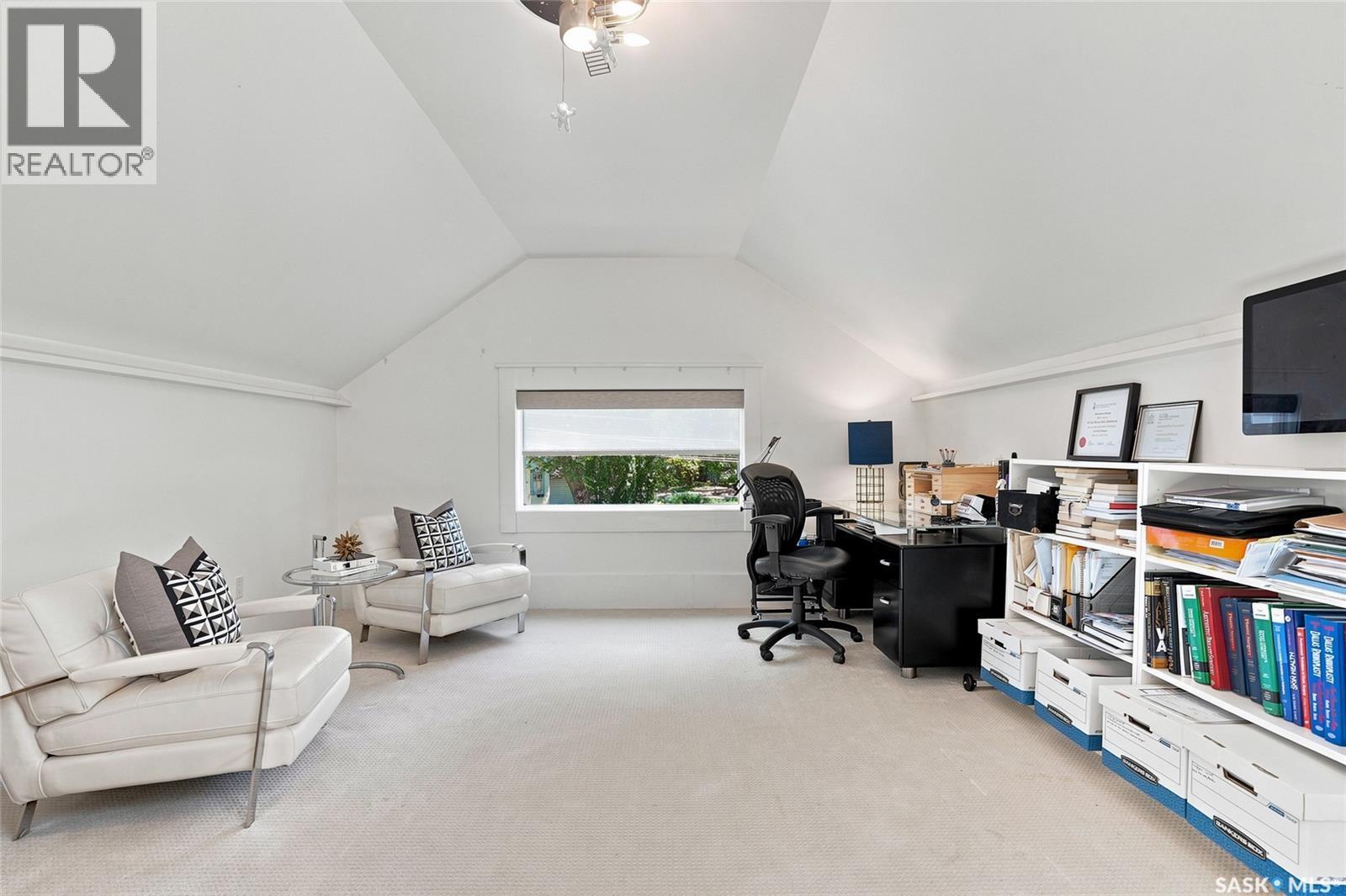 100 Poplar Crescent, Saskatoon, SK - Indoor