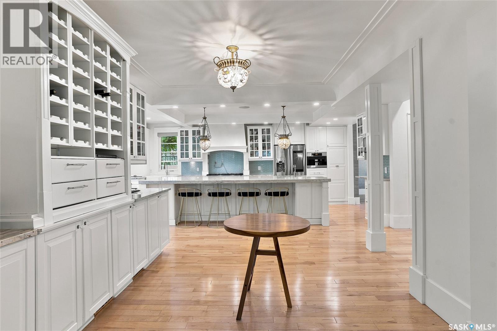 100 Poplar Crescent, Saskatoon, SK - Indoor Photo Showing Kitchen