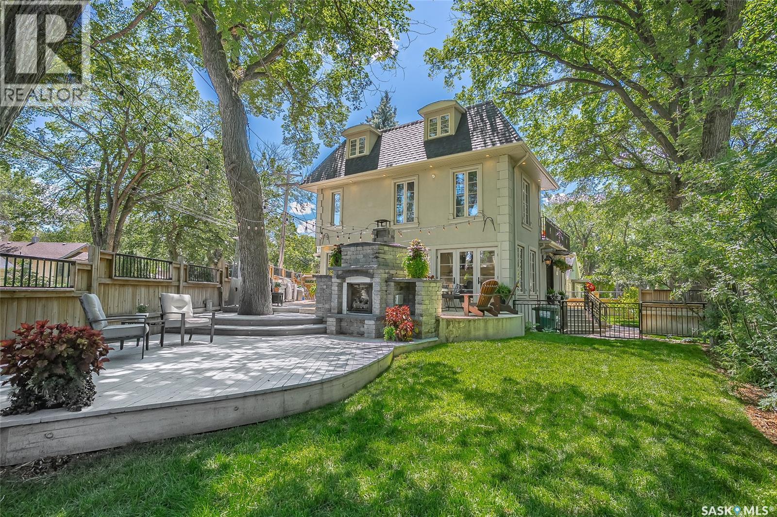 100 Poplar Crescent, Saskatoon, SK - Outdoor