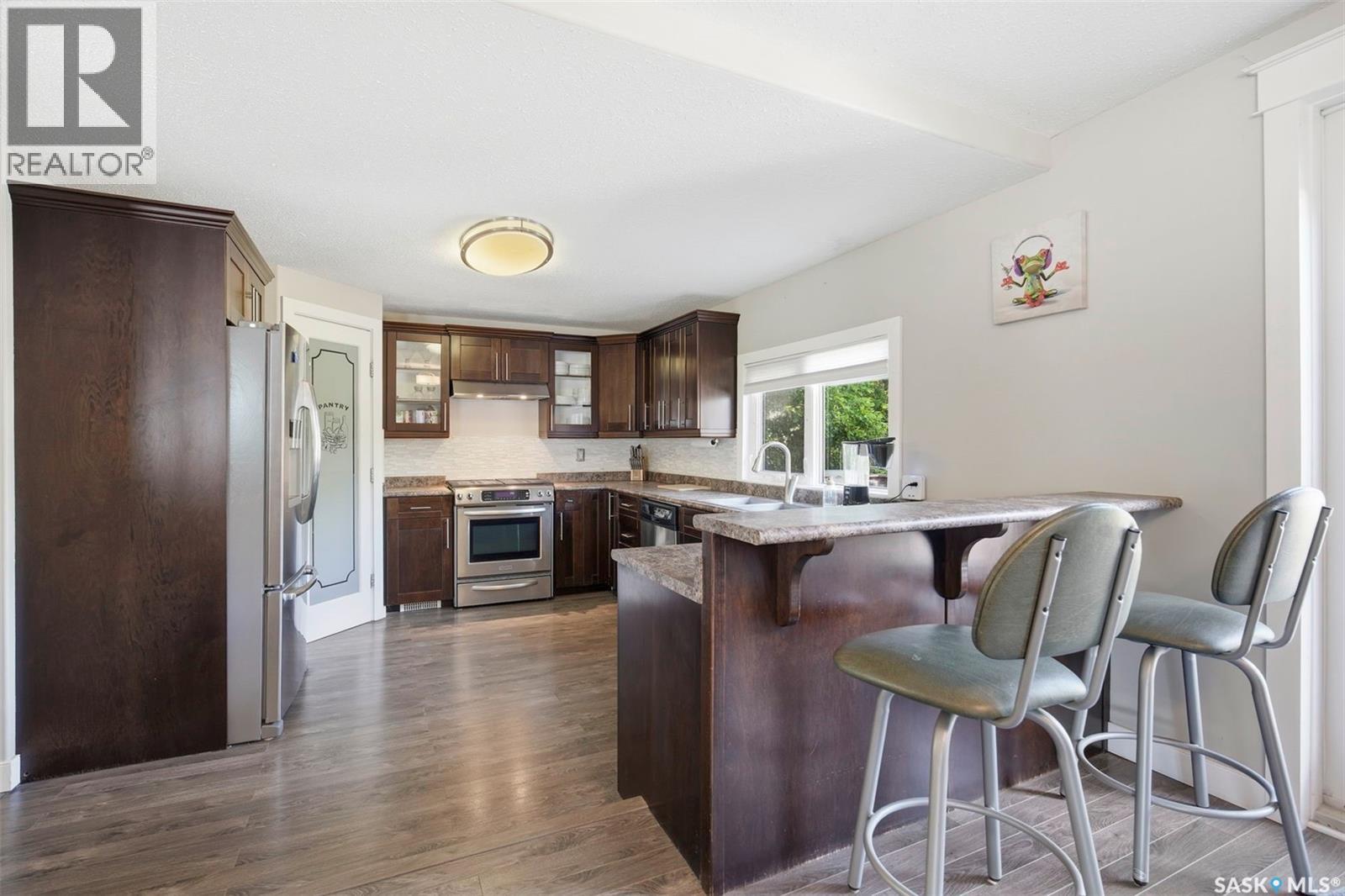 312 3Rd Street W, Warman, SK - Indoor Photo Showing Kitchen