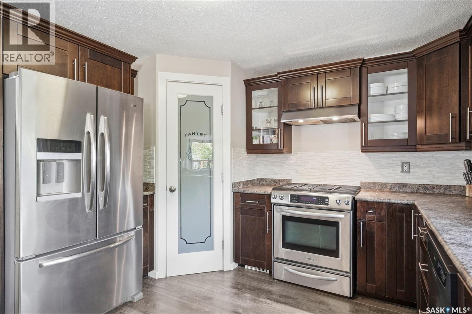 312 3Rd Street W, Warman, SK - Indoor Photo Showing Kitchen