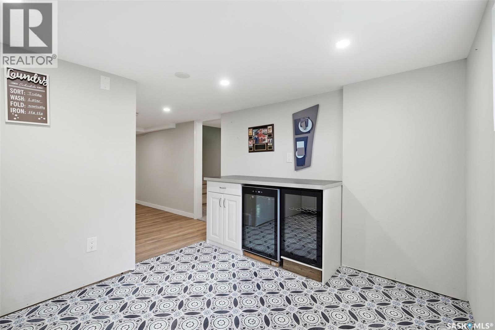 312 3Rd Street W, Warman, SK - Indoor