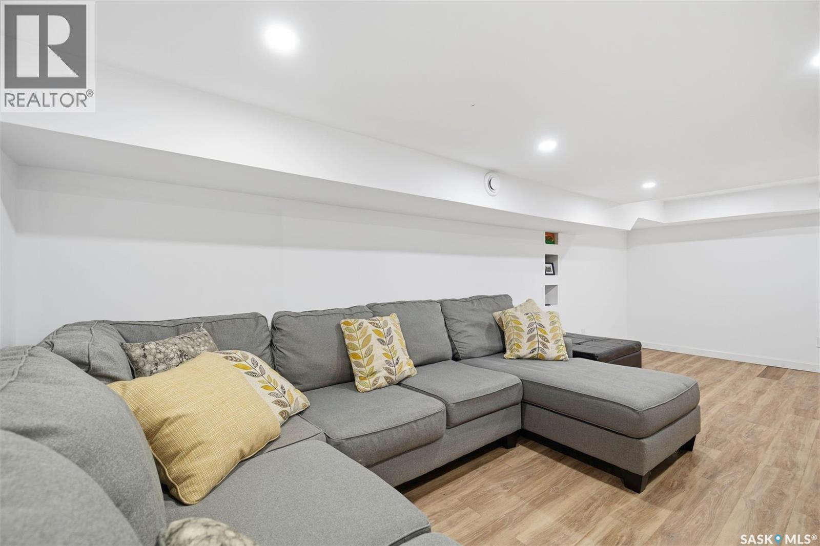 312 3Rd Street W, Warman, SK - Indoor Photo Showing Living Room