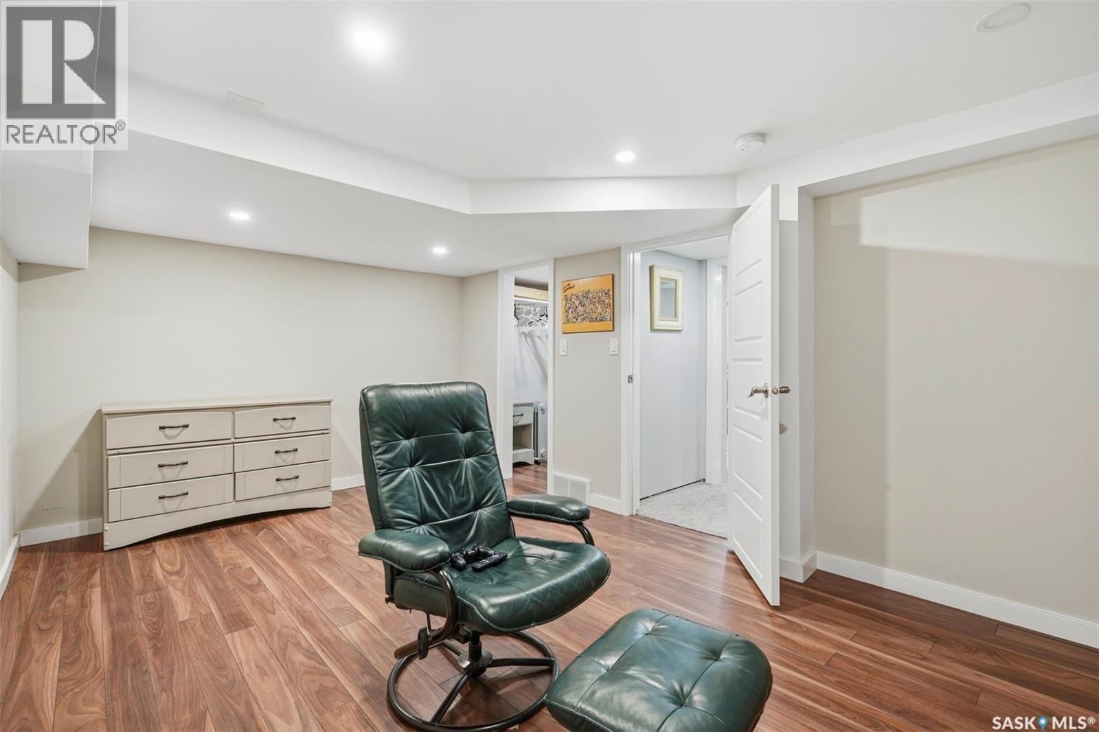 312 3Rd Street W, Warman, SK - Indoor Photo Showing Office