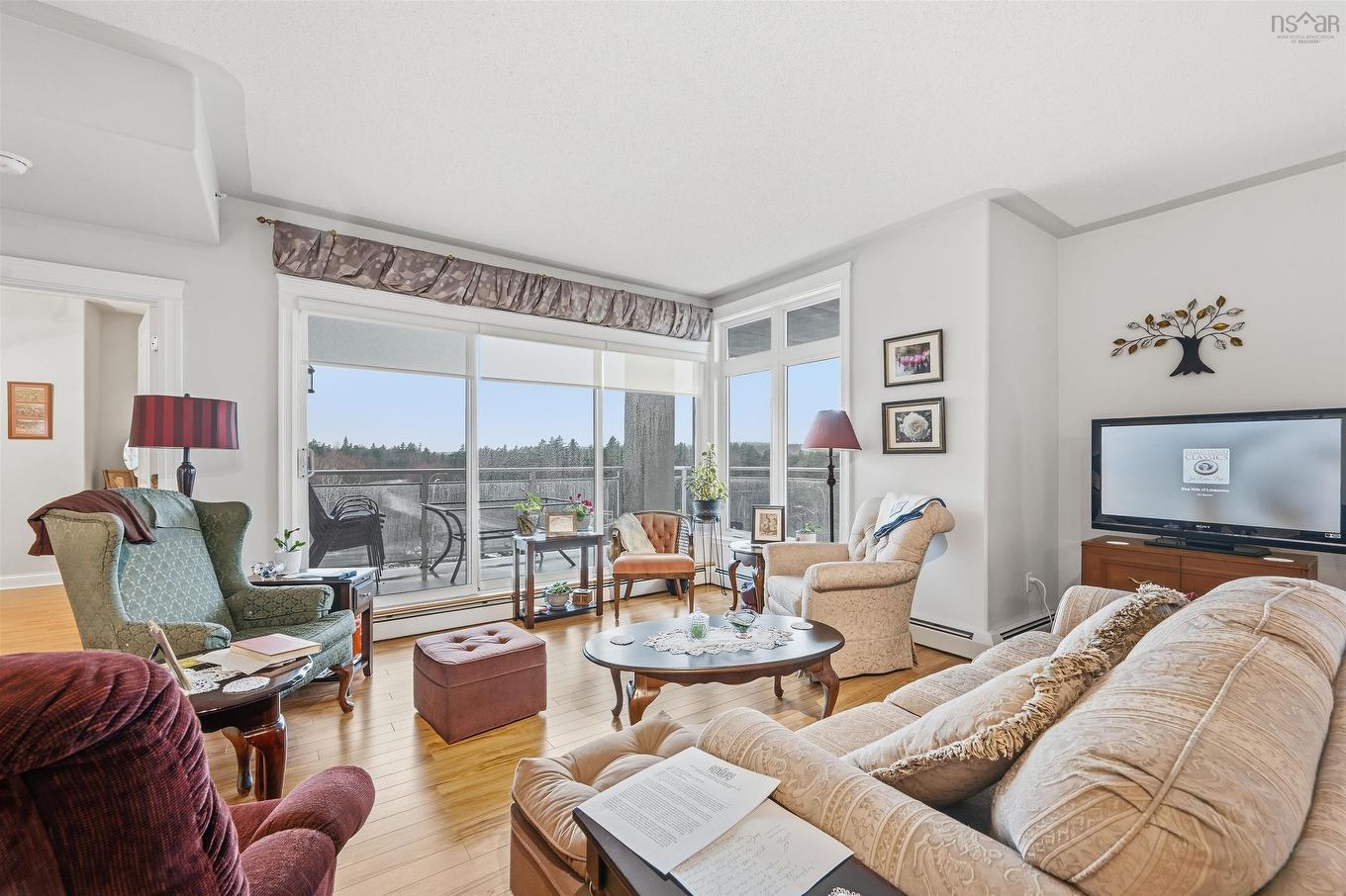 410 202 Walter Havil Drive, Halifax, NS - Indoor Photo Showing Living Room