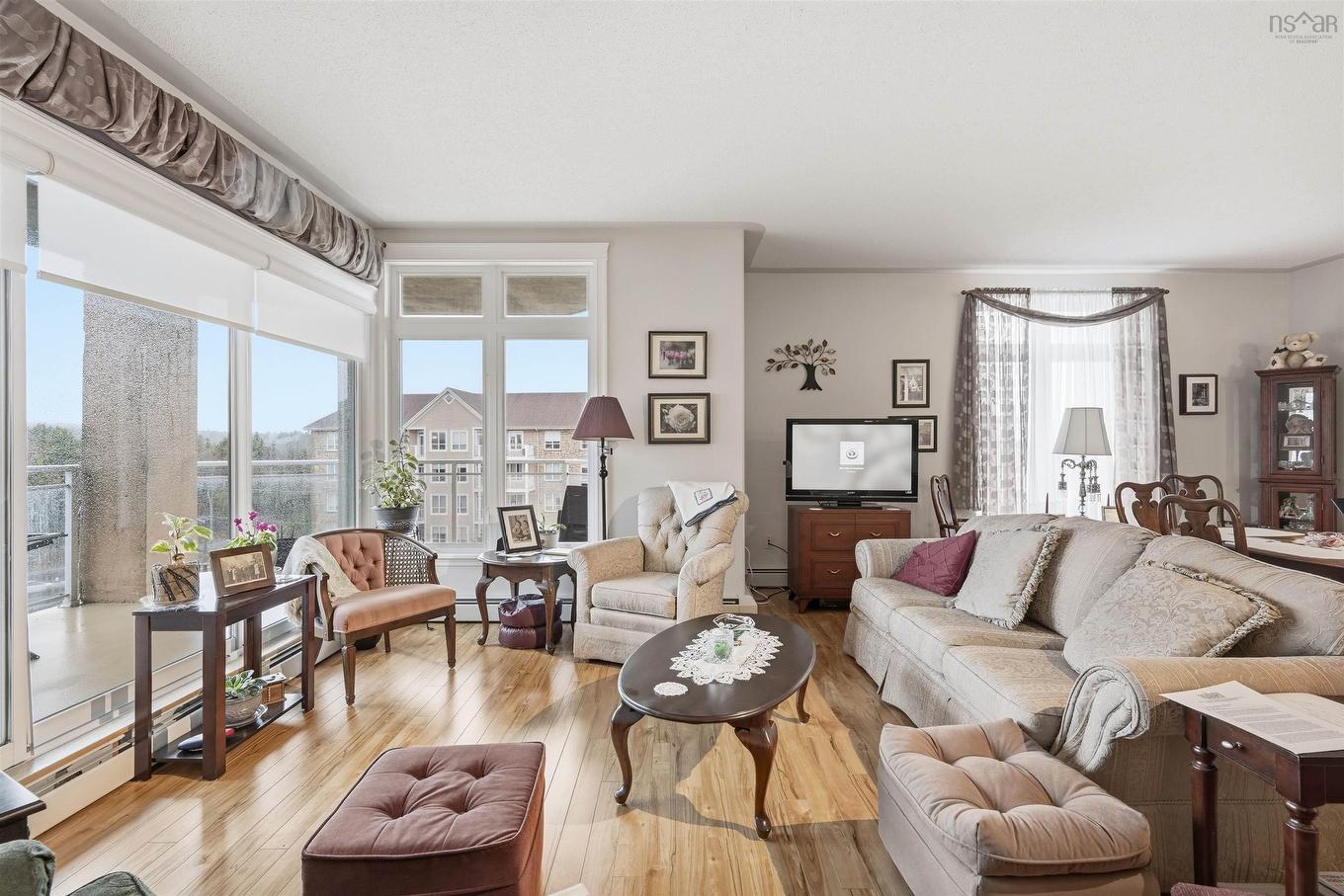 410 202 Walter Havil Drive, Halifax, NS - Indoor Photo Showing Living Room